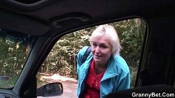 www xxnxx video com old bitch gets nailed in the car by a stranger 