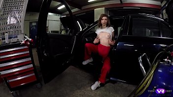 tmwvrnet.com - tera link - xxxbf cute female mechanic plays solo in the car service 