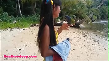 ameteur tiny thai teen heather sexe live deep day at the beach gives deepthroat throatpie swallow 