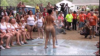 amateur nude contest at xxxxbp this years nudes a poppin festival in indiana 