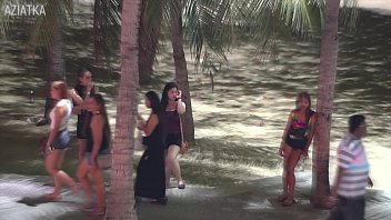 pattaya beach walk nasty milf jerks me off and i cum into her seks porno waiting mouth for 500 baht 