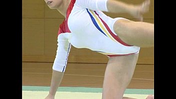 pappu mobi lavinia - topless gymnastics 