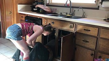 lucky sex wapking plumber fucked by teen - erin electra 