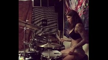 felicity feline drums in her poran sex undies at home 