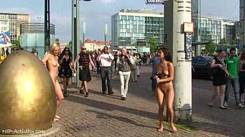 hot agnes and crazy sexy vedeo linda naked on public streets 